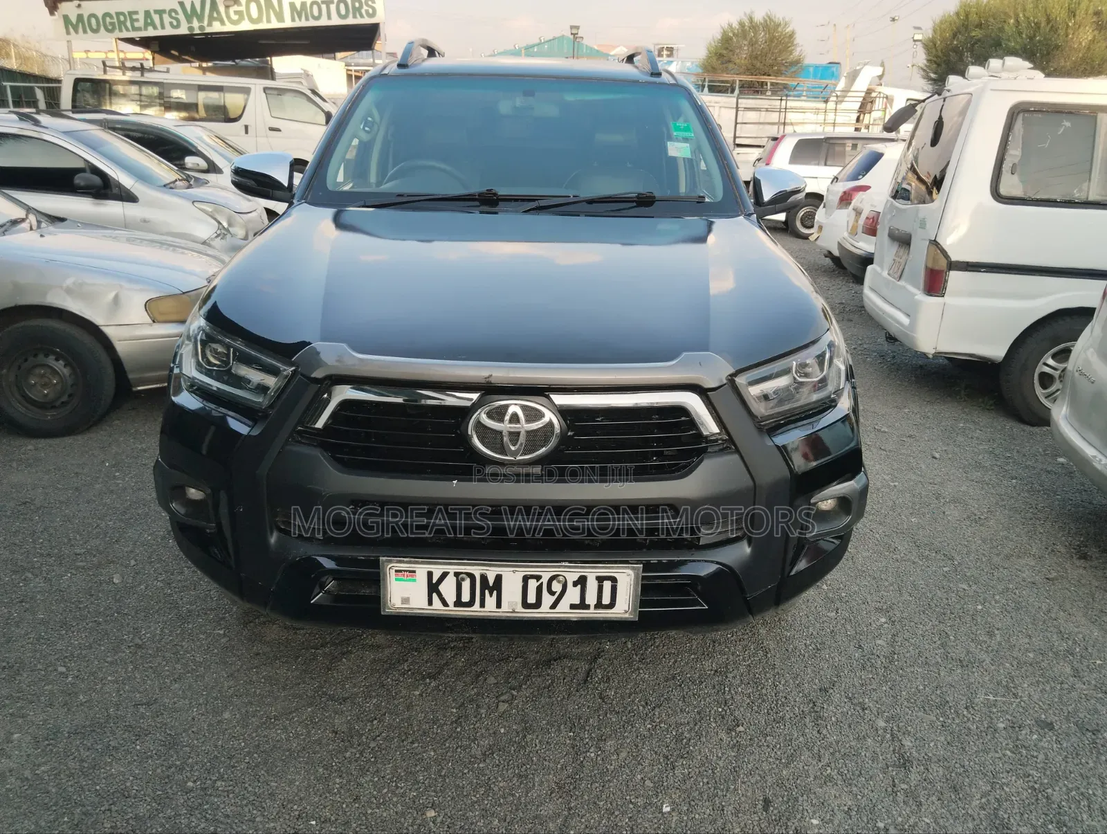 Toyota Hilux 2013 Black
