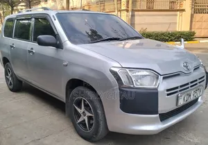 Toyota Succeed 2017 Silver