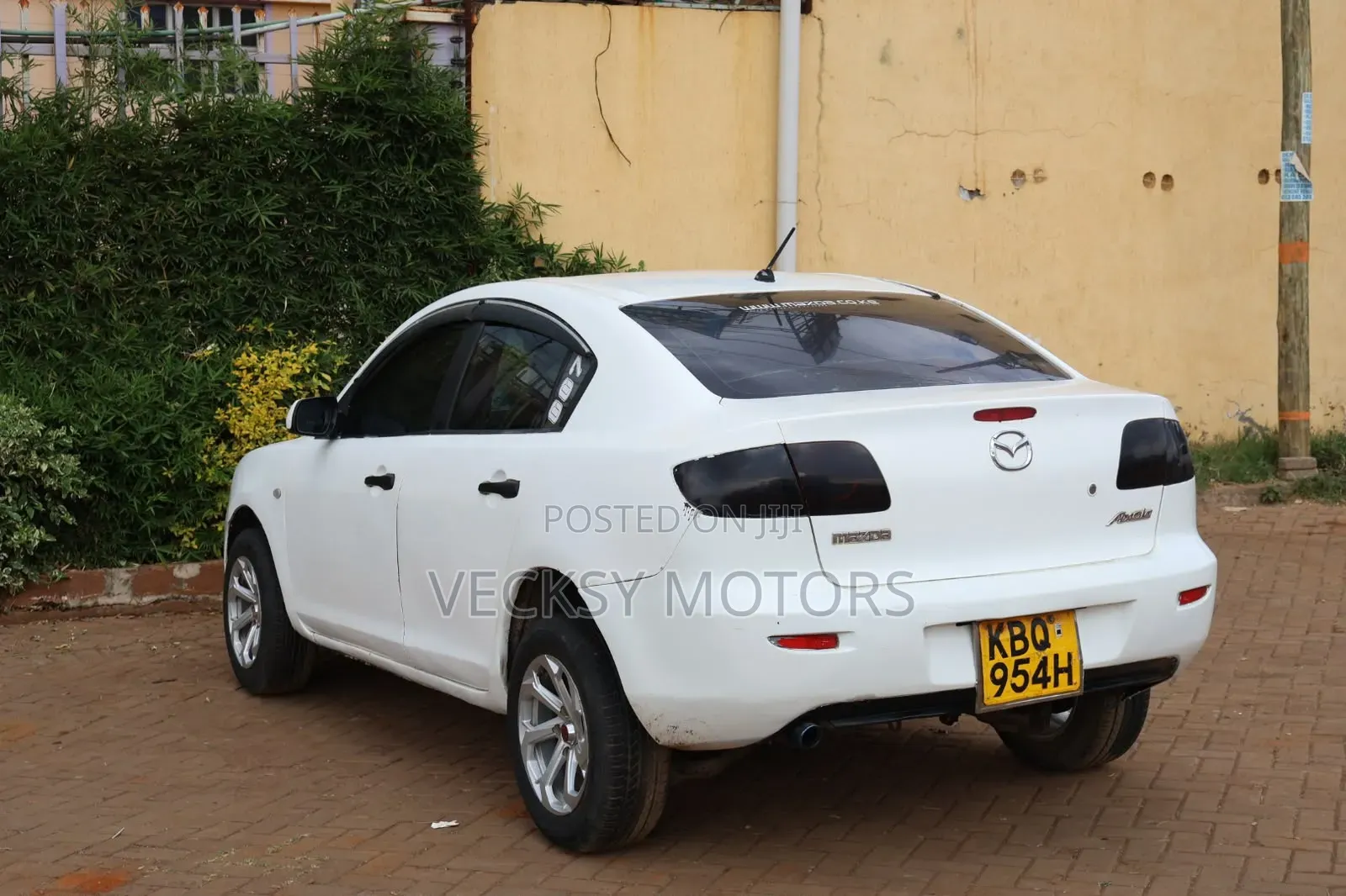 Mazda Axela 2004 White