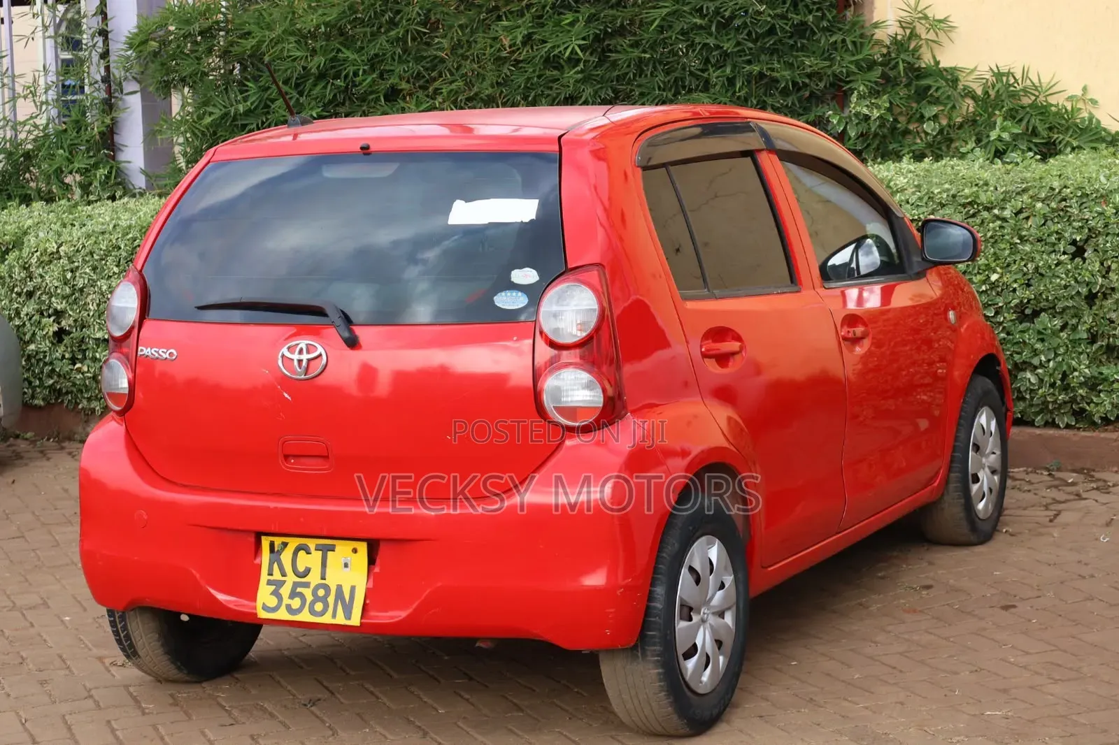 Toyota Passo 2011 Red