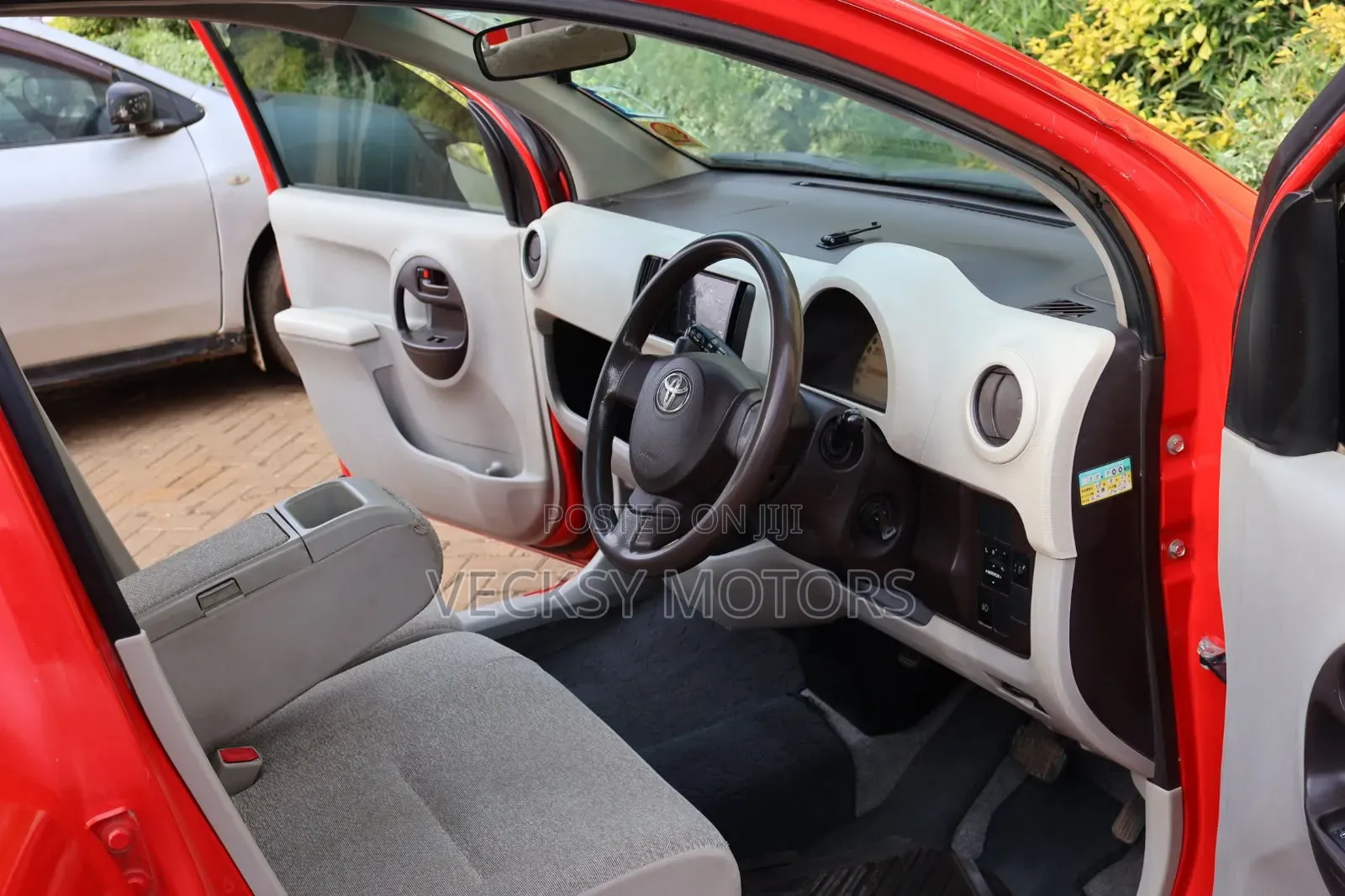 Toyota Passo 2011 Red