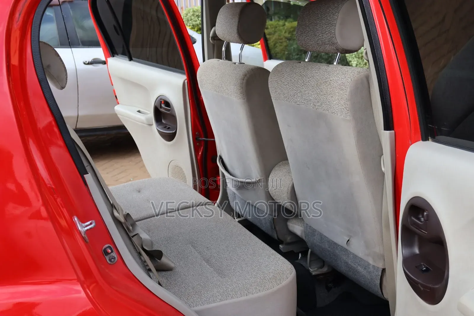 Toyota Passo 2011 Red