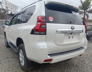 Toyota Land Cruiser Prado 2019 White