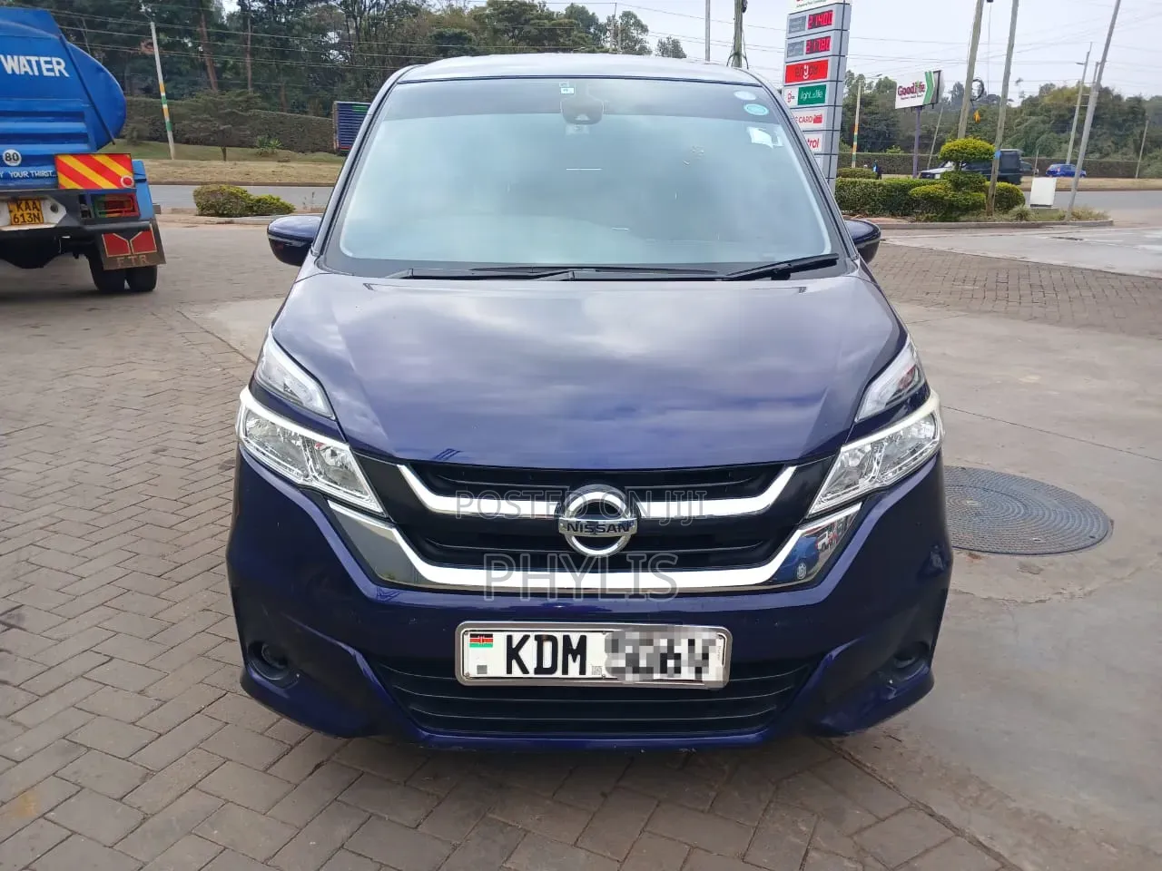 Nissan Serena 2017 Blue