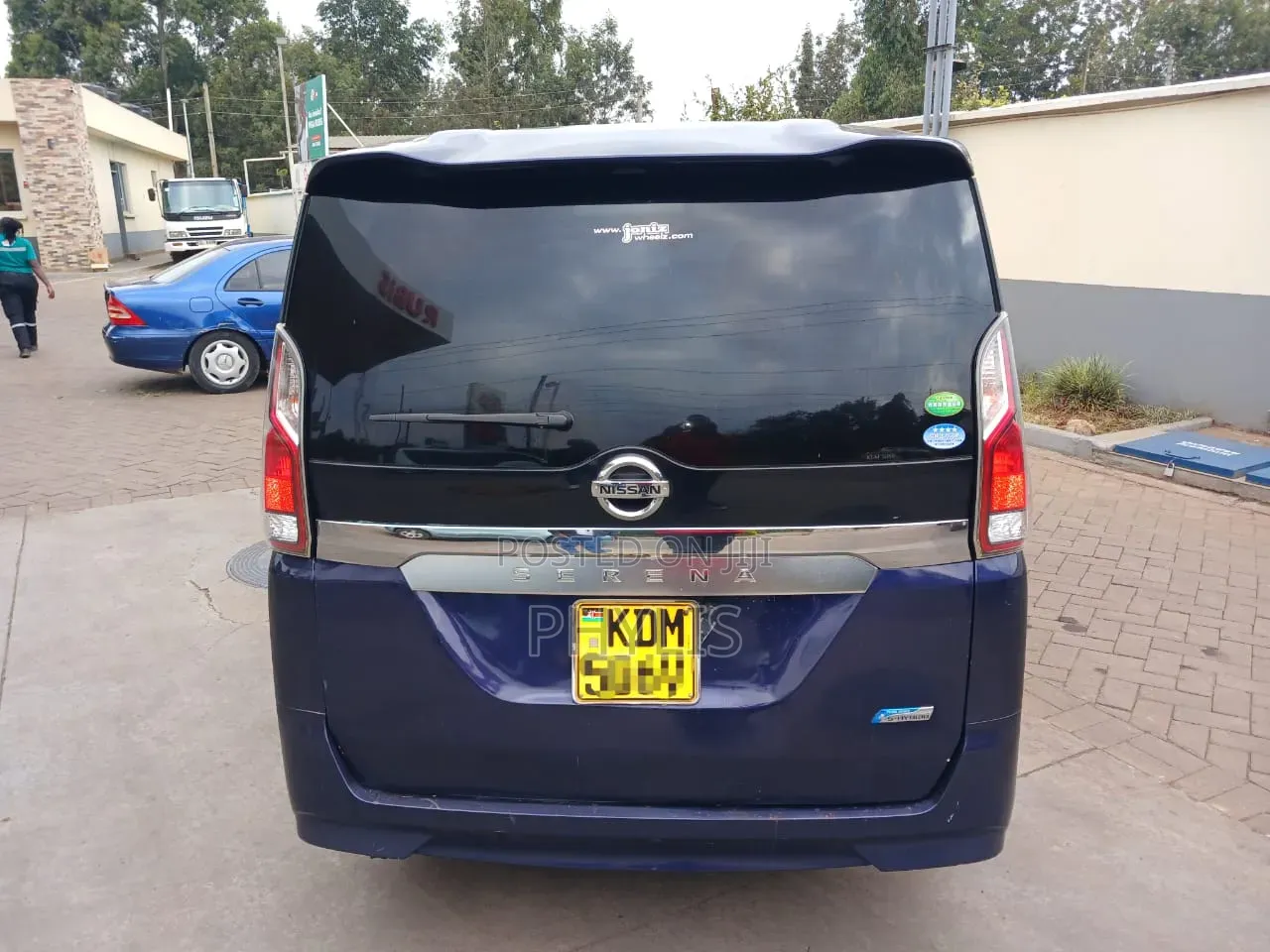 Nissan Serena 2017 Blue