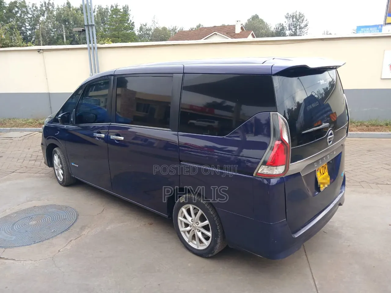 Nissan Serena 2017 Blue