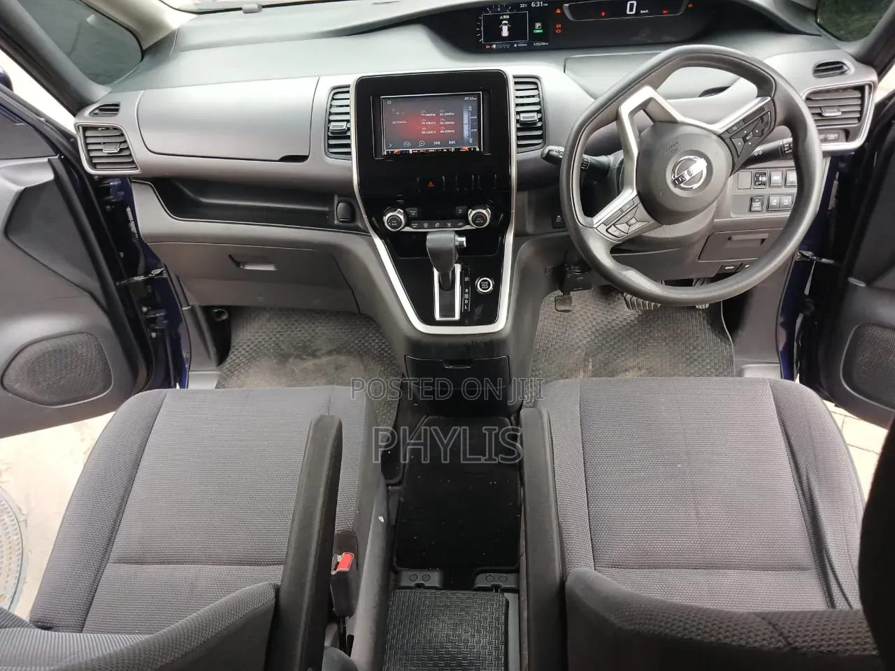 Nissan Serena 2017 Blue