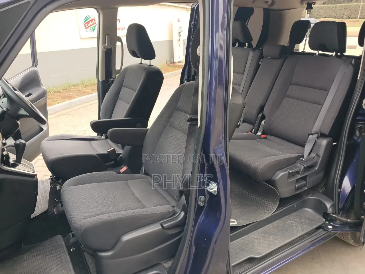 Nissan Serena 2017 Blue