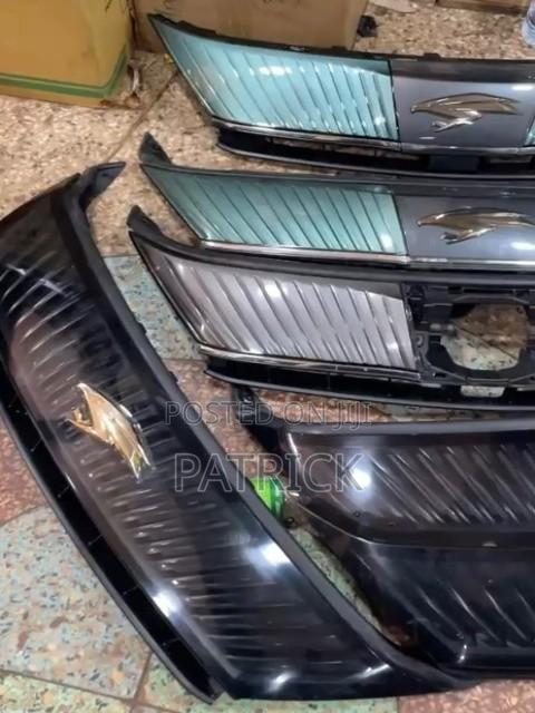 Toyota Harrier Grill - thumbnail 2