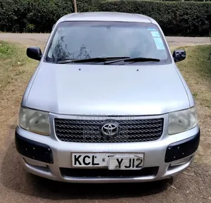Toyota Succeed 2011 Silver