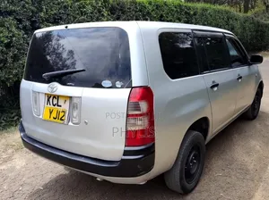 Toyota Succeed 2011 Silver