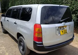 Toyota Succeed 2011 Silver