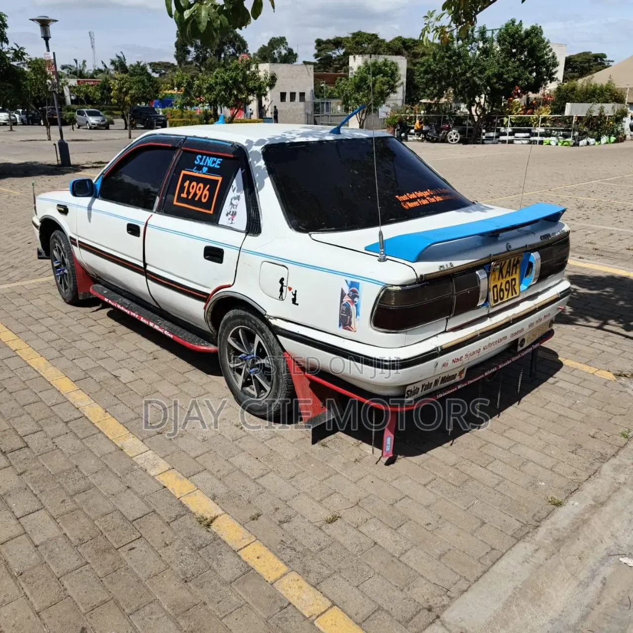 Toyota Corolla 1999 White