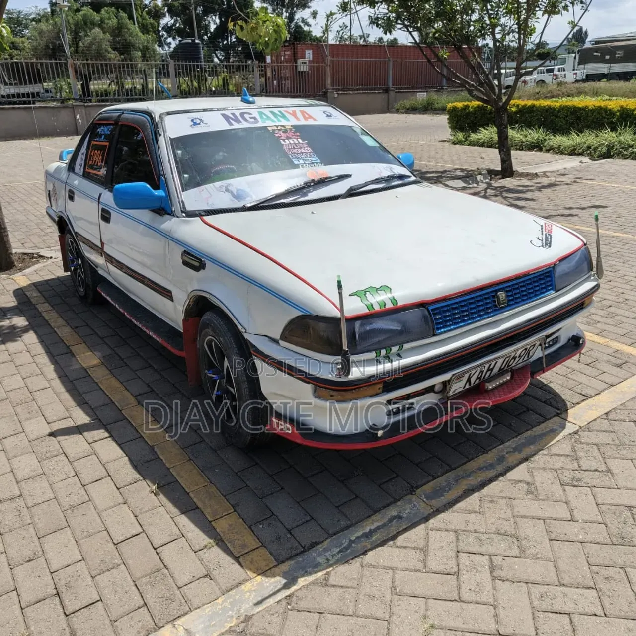 Toyota Corolla 1999 White