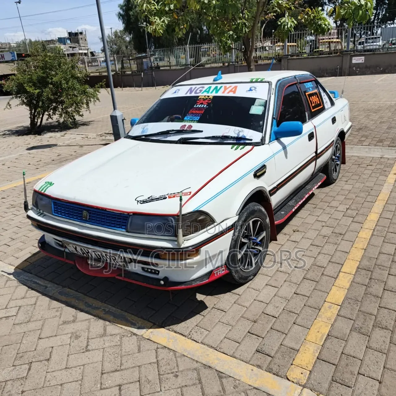 Toyota Corolla 1999 White