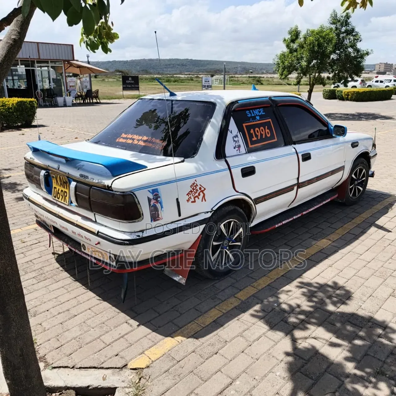 Toyota Corolla 1999 White