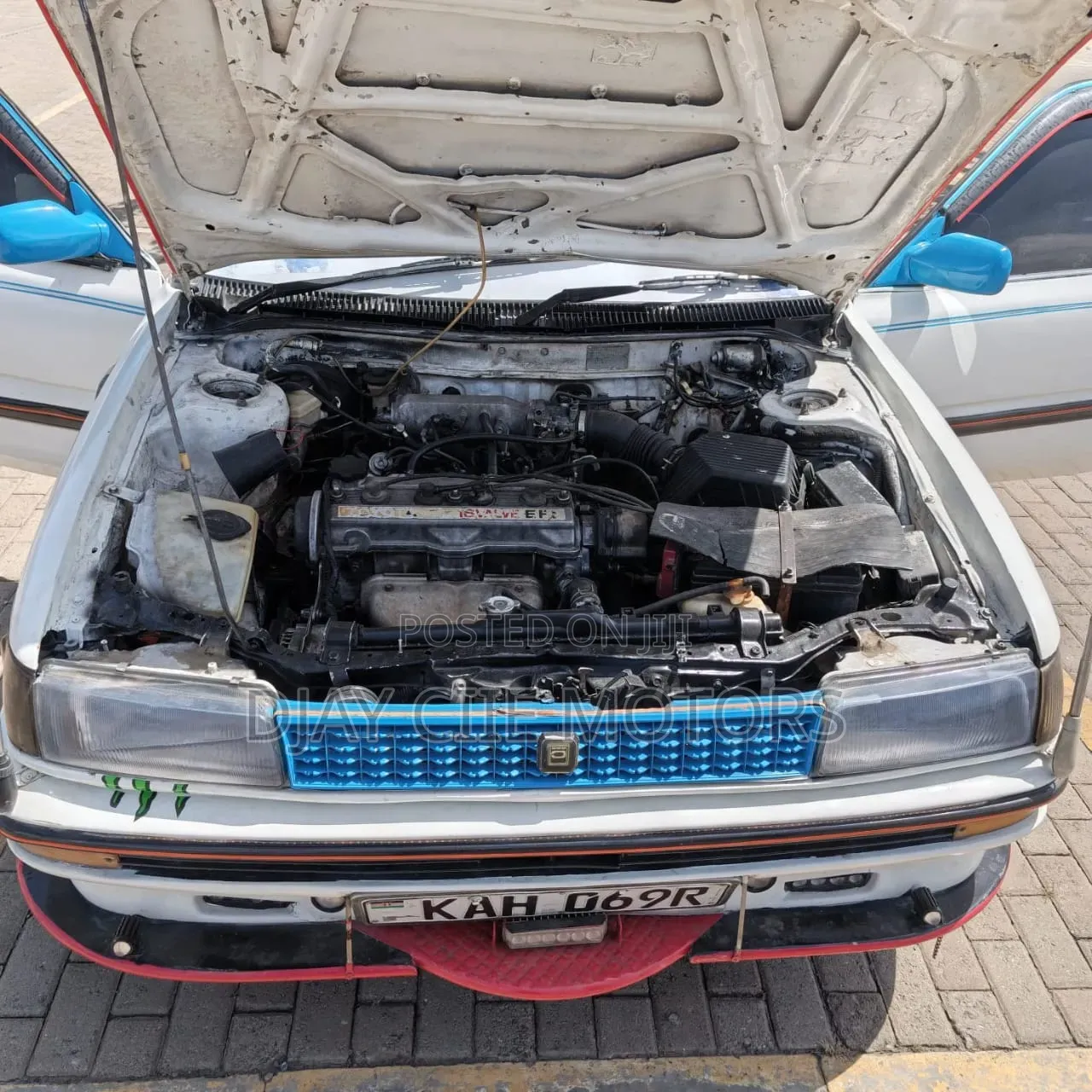 Toyota Corolla 1999 White