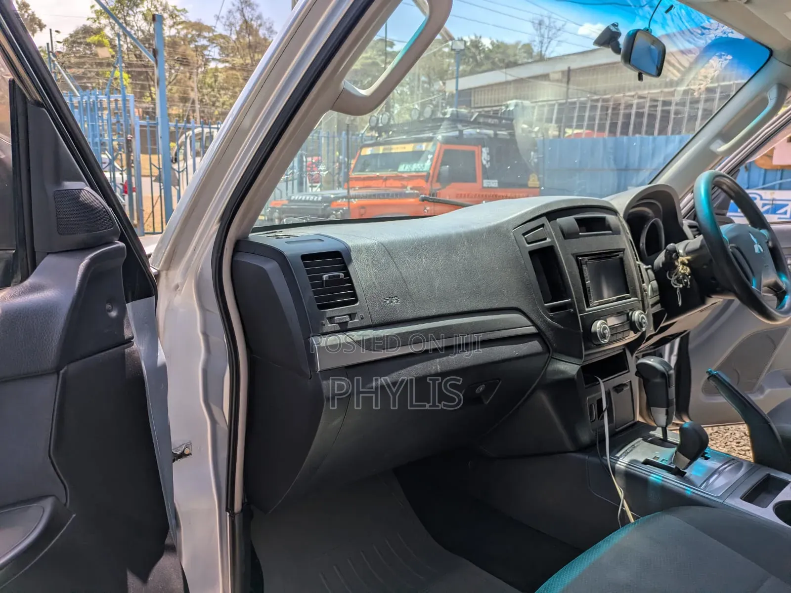 Mitsubishi Pajero 2009 Silver