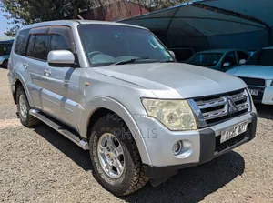 Mitsubishi Pajero 2009 Silver