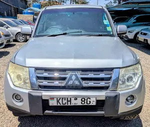 Mitsubishi Pajero 2009 Silver