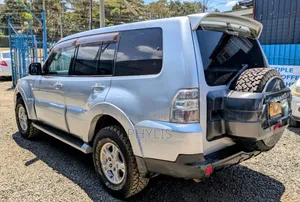 Mitsubishi Pajero 2009 Silver