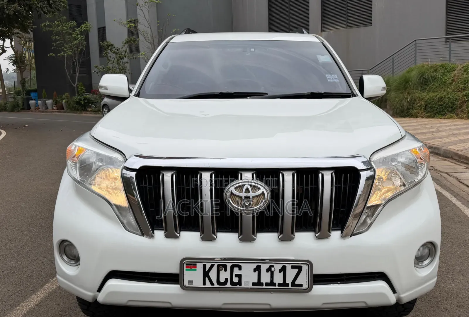Toyota Land Cruiser Prado 2010 White