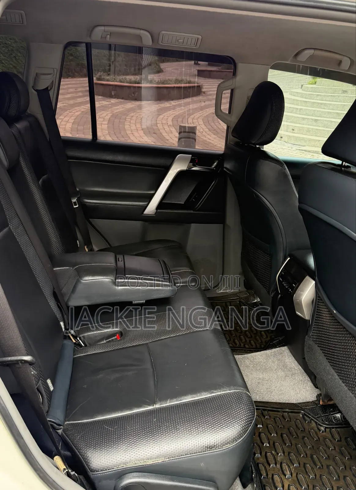 Toyota Land Cruiser Prado 2010 White