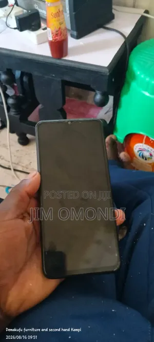 Tecno Spark 8C 64 GB Blue