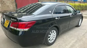 Toyota Crown 2013