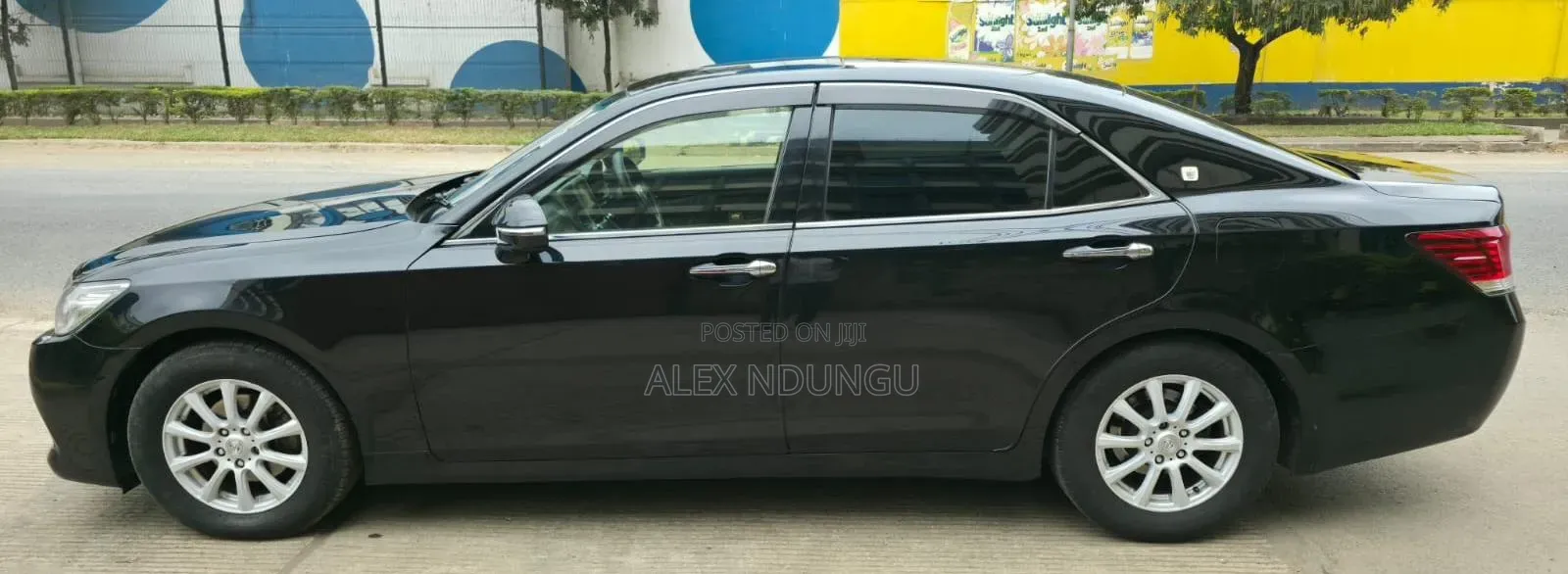 Toyota Crown 2013