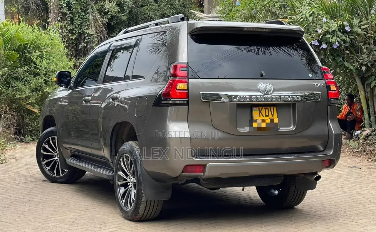 Toyota Land Cruiser Prado 2014 Silver