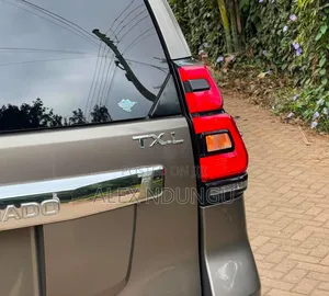 Toyota Land Cruiser Prado 2014 Silver