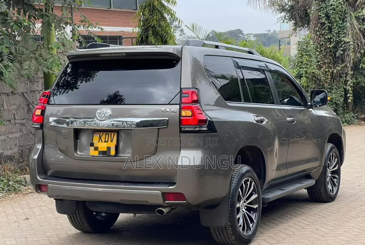 Toyota Land Cruiser Prado 2014 Silver