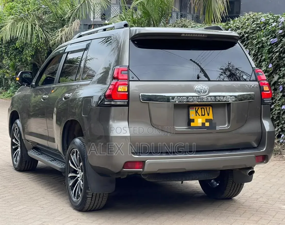 Toyota Land Cruiser Prado 2014 Silver
