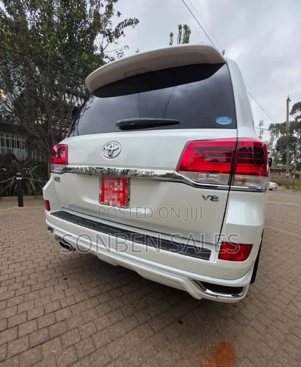 Toyota Land Cruiser 4.6 V8 ZX 2018 White