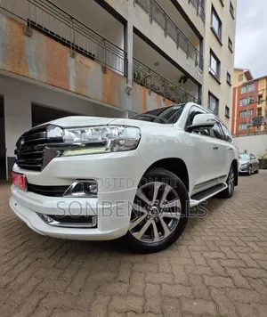 Toyota Land Cruiser 4.6 V8 ZX 2018 White