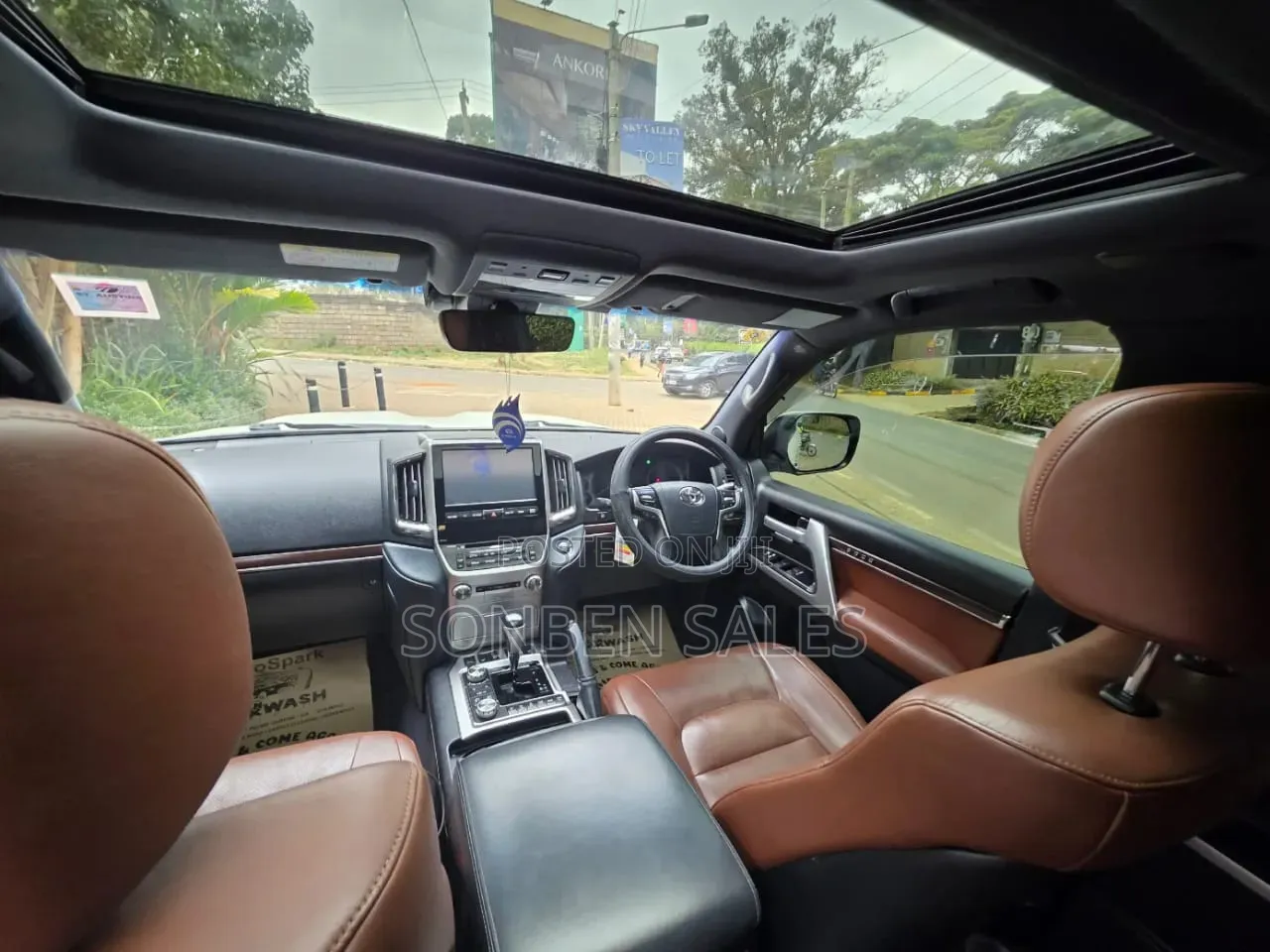 Toyota Land Cruiser 4.6 V8 ZX 2018 White
