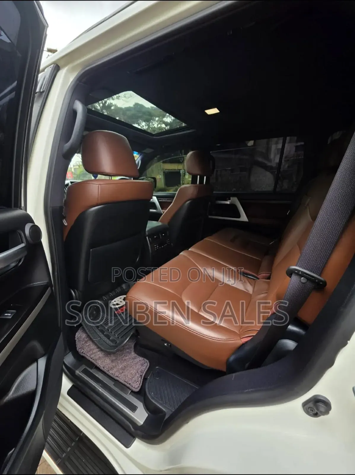 Toyota Land Cruiser 4.6 V8 ZX 2018 White