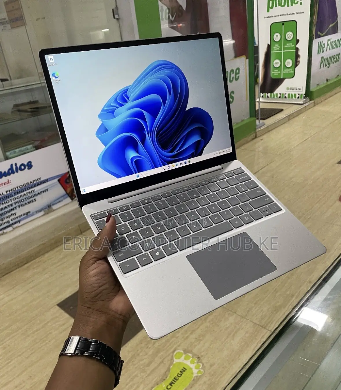 Laptop Microsoft Surface Go 16GB Intel Core i5 SSD 256GB