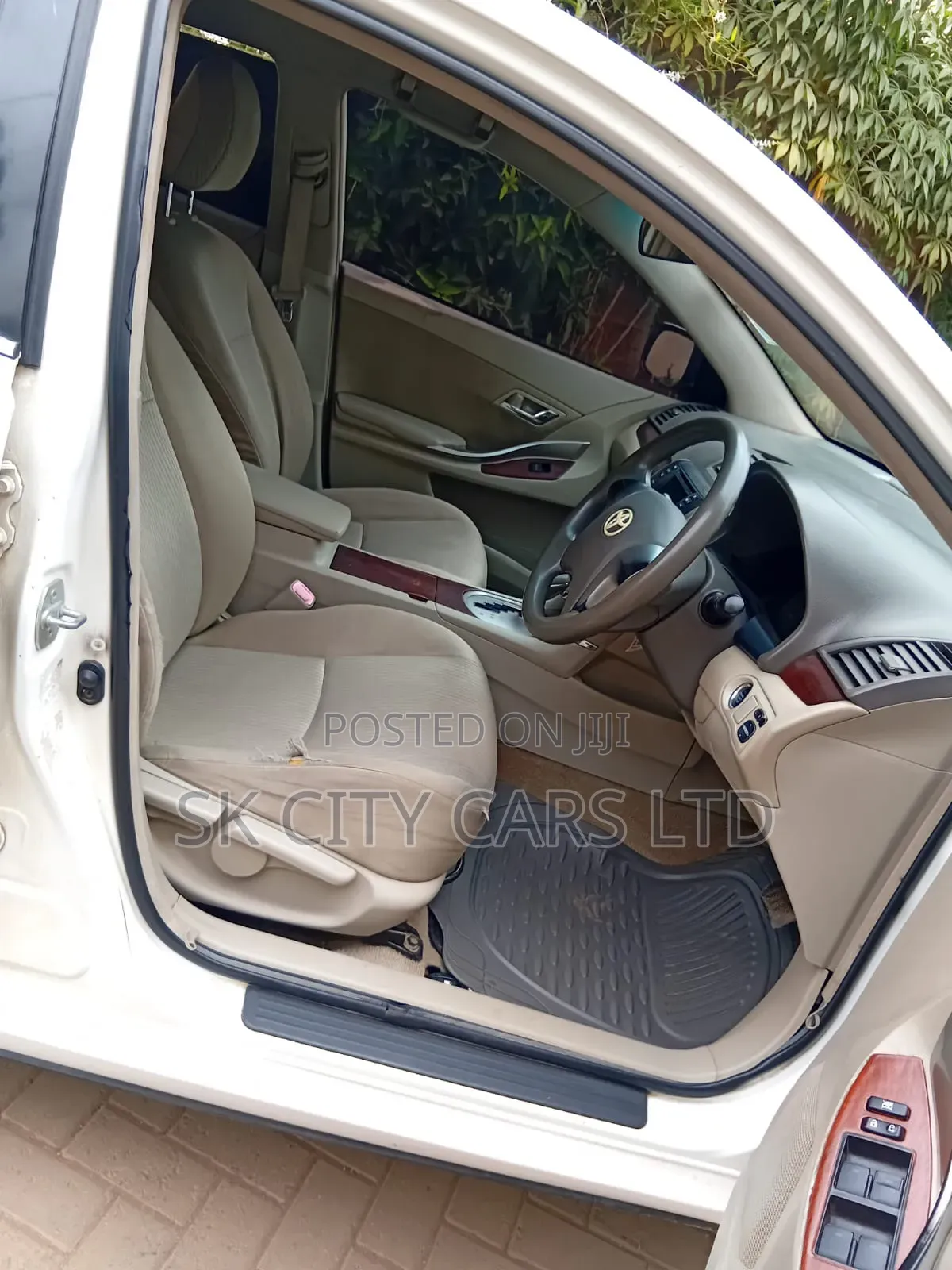 Toyota Premio 2010 White