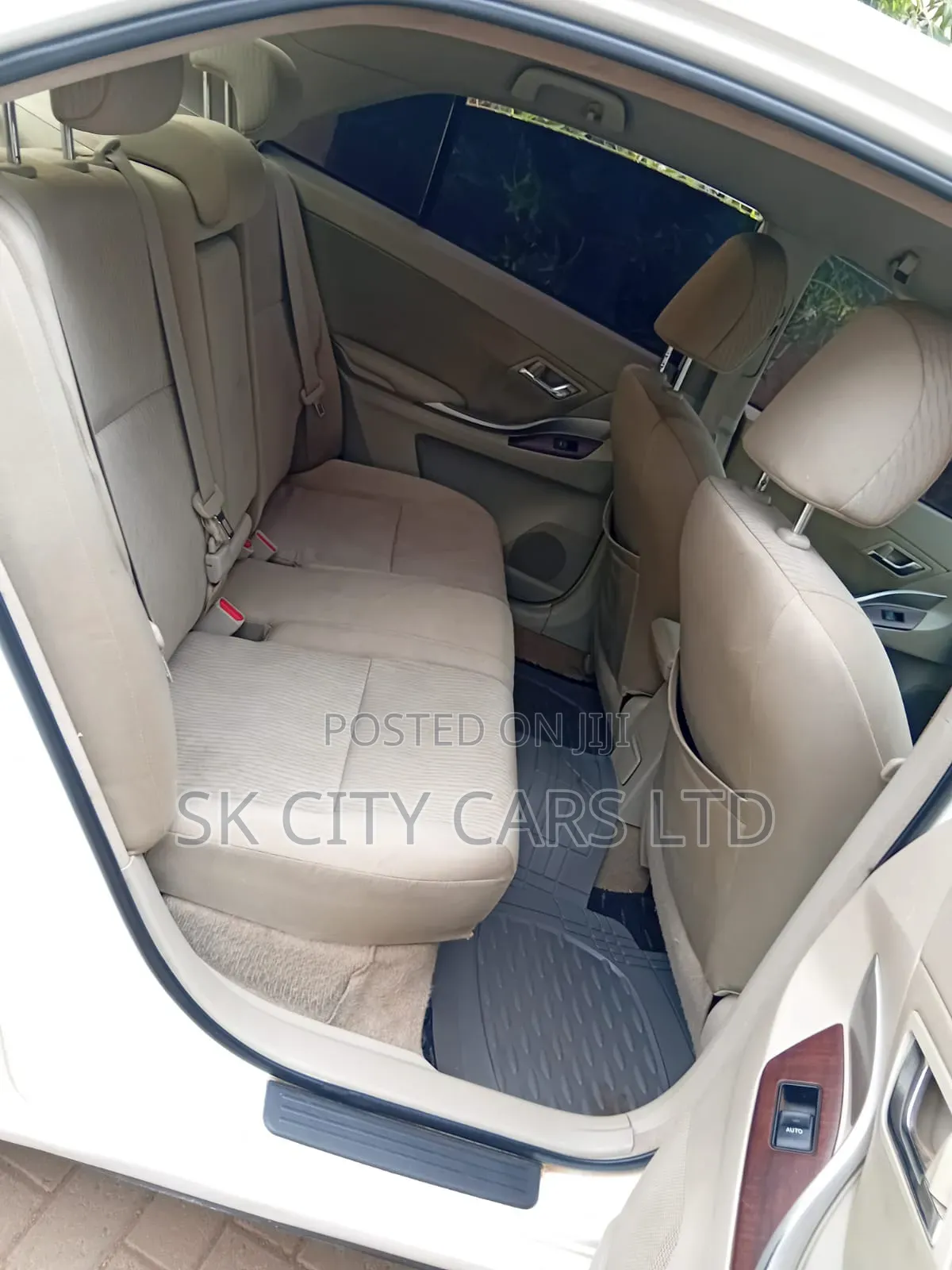 Toyota Premio 2010 White