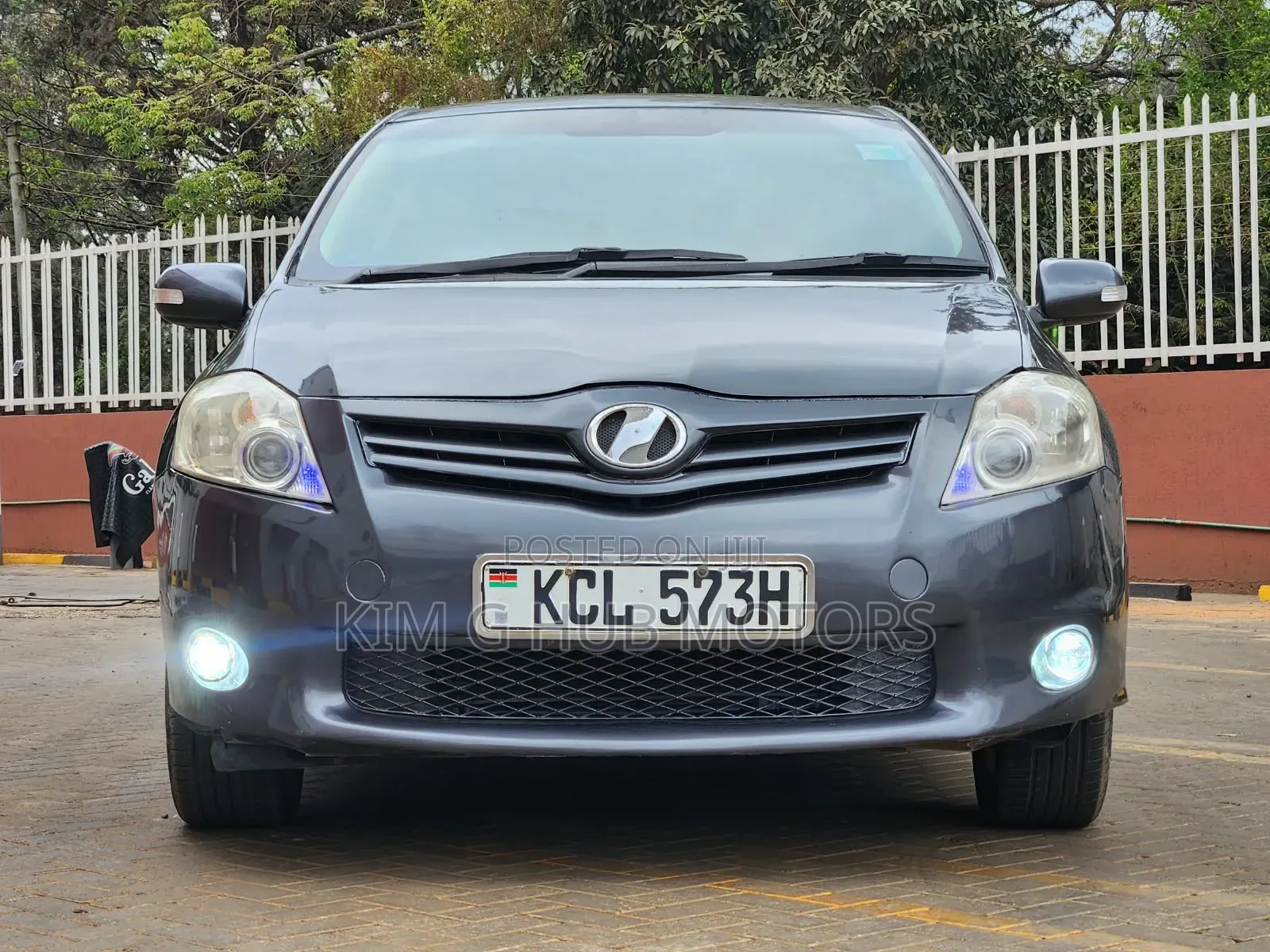 Toyota Auris 2010 Gray