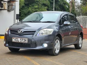 Toyota Auris 2010 Gray