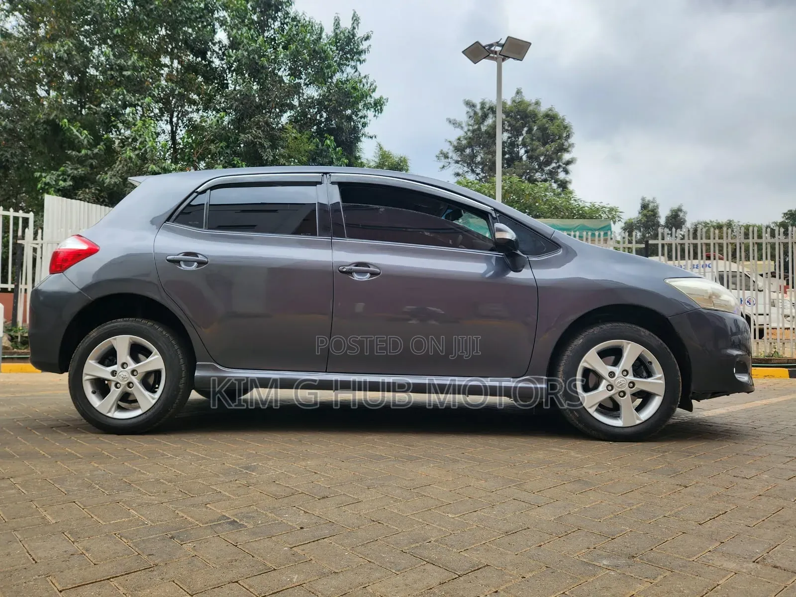 Toyota Auris 2010 Gray