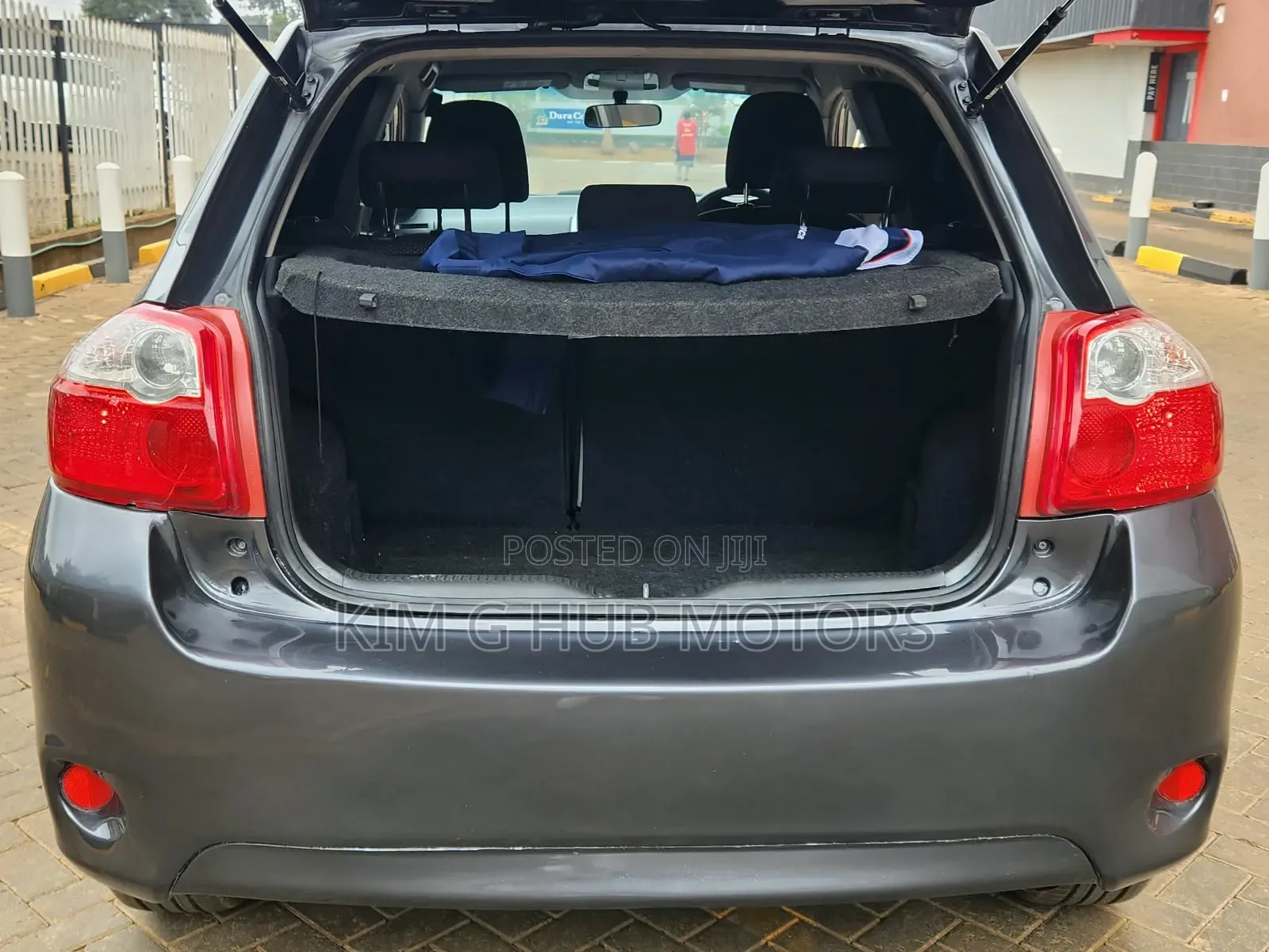 Toyota Auris 2010 Gray