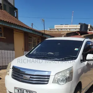 Toyota Noah 2013 White