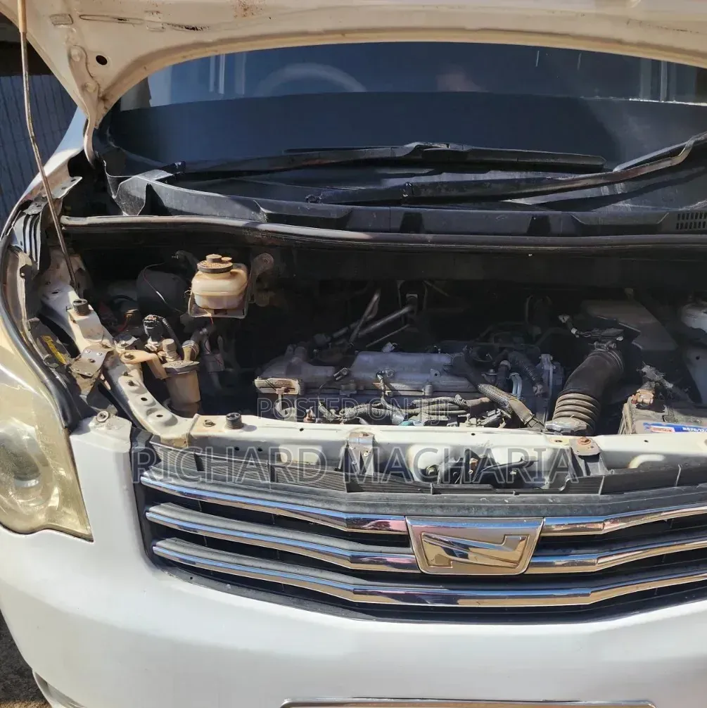 Toyota Noah 2013 White