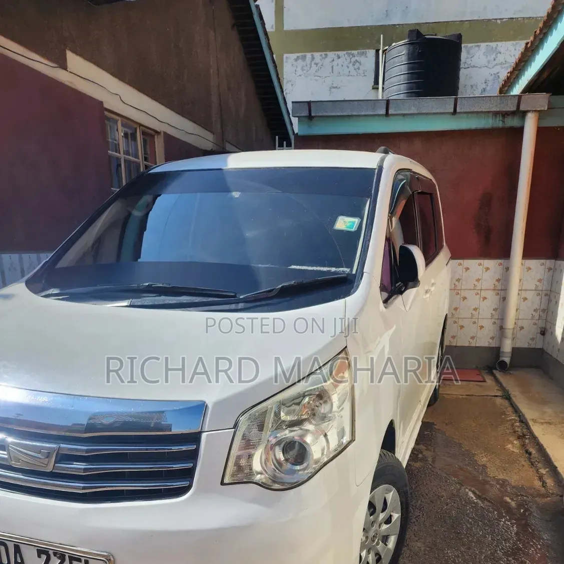 Toyota Noah 2013 White