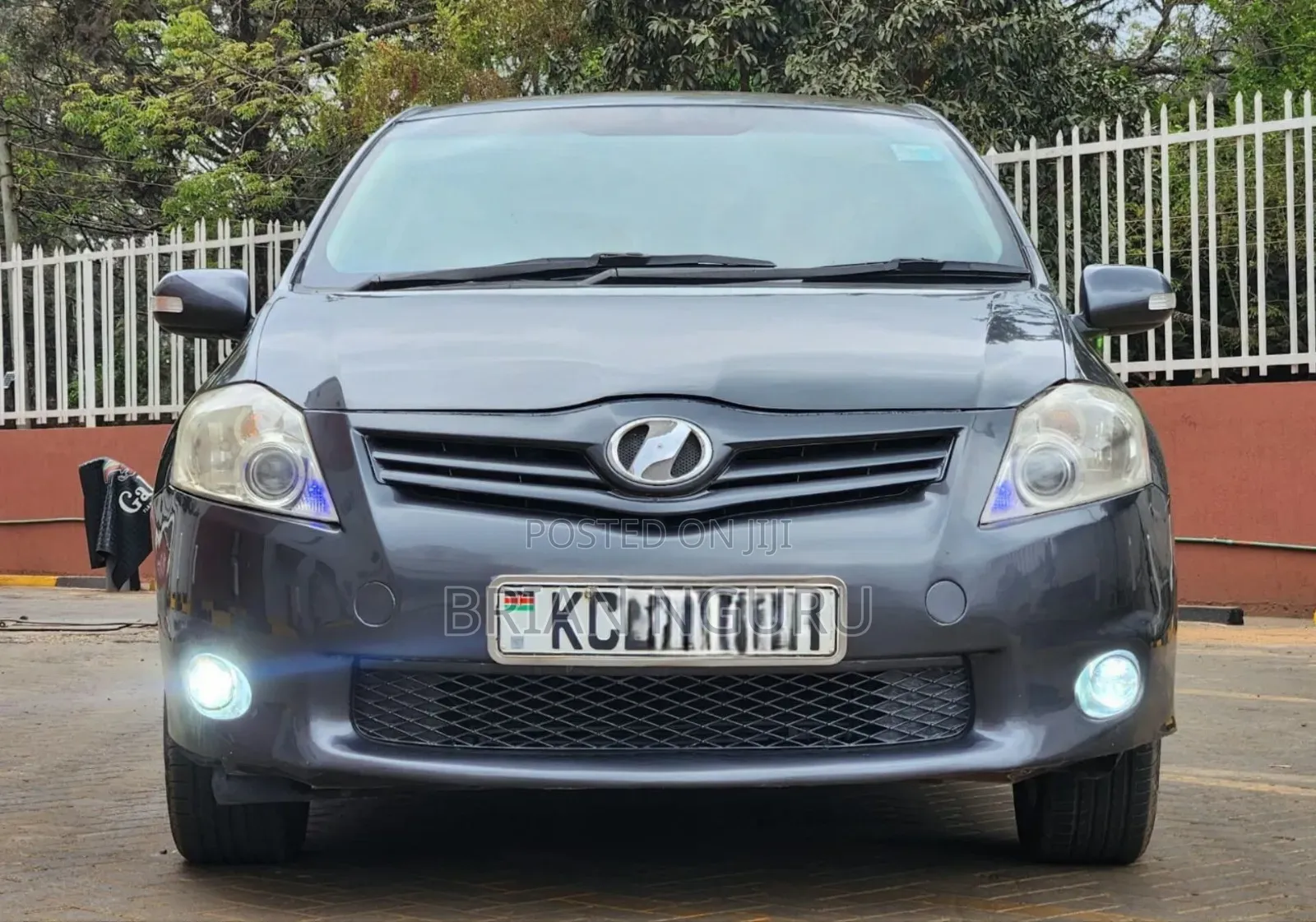 Toyota Auris 2010 Gray