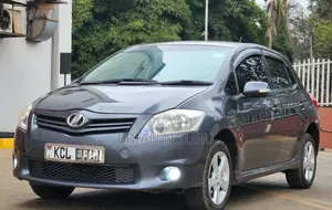 Toyota Auris 2010 Gray